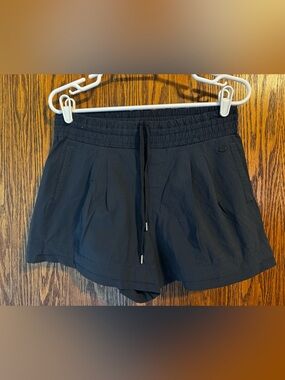 Calia Pleated Front Shorts size medium.